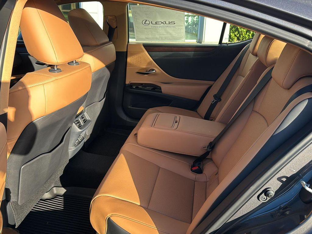 new 2025 Lexus ES 350 car, priced at $50,619