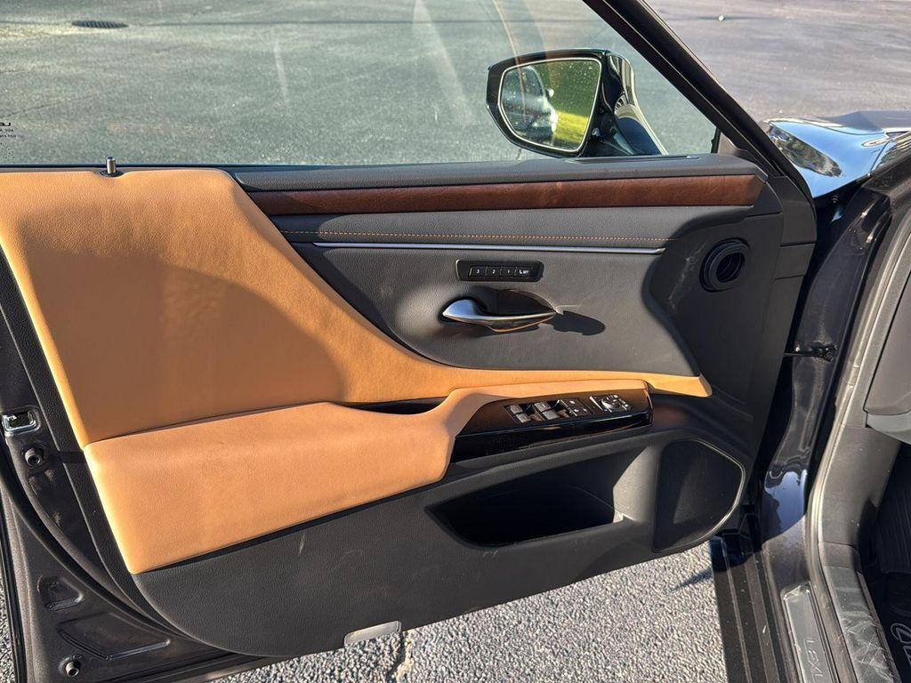 new 2025 Lexus ES 350 car, priced at $50,619