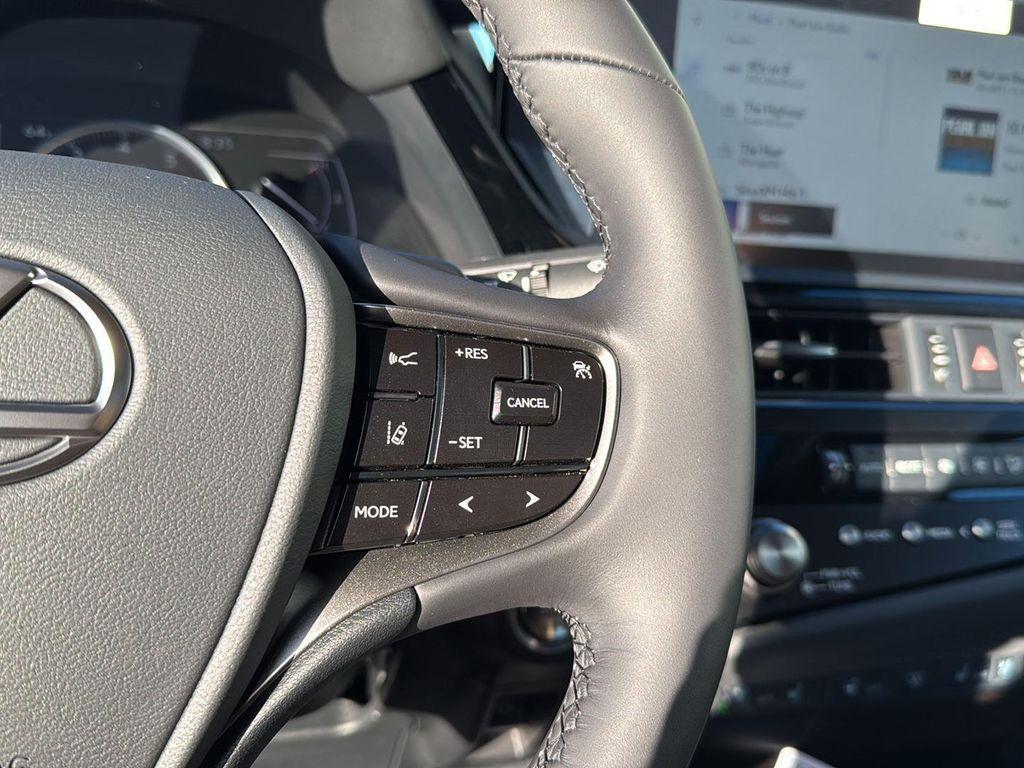 new 2025 Lexus ES 350 car, priced at $50,619