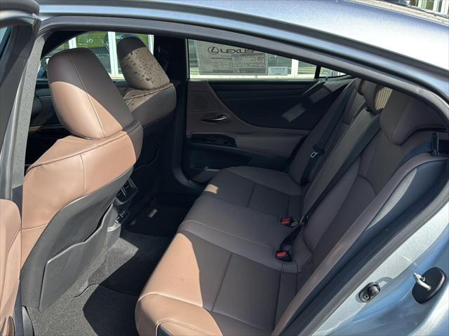 new 2025 Lexus ES 350 car, priced at $47,413