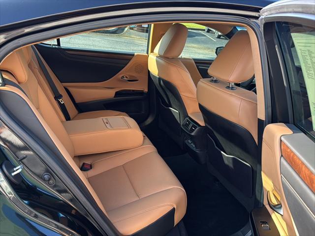 used 2023 Lexus ES 350 car, priced at $40,000