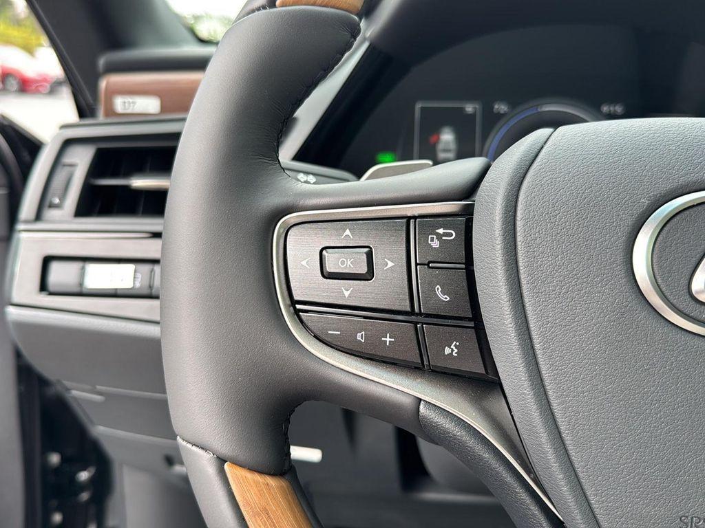 new 2025 Lexus ES 300h car, priced at $54,409