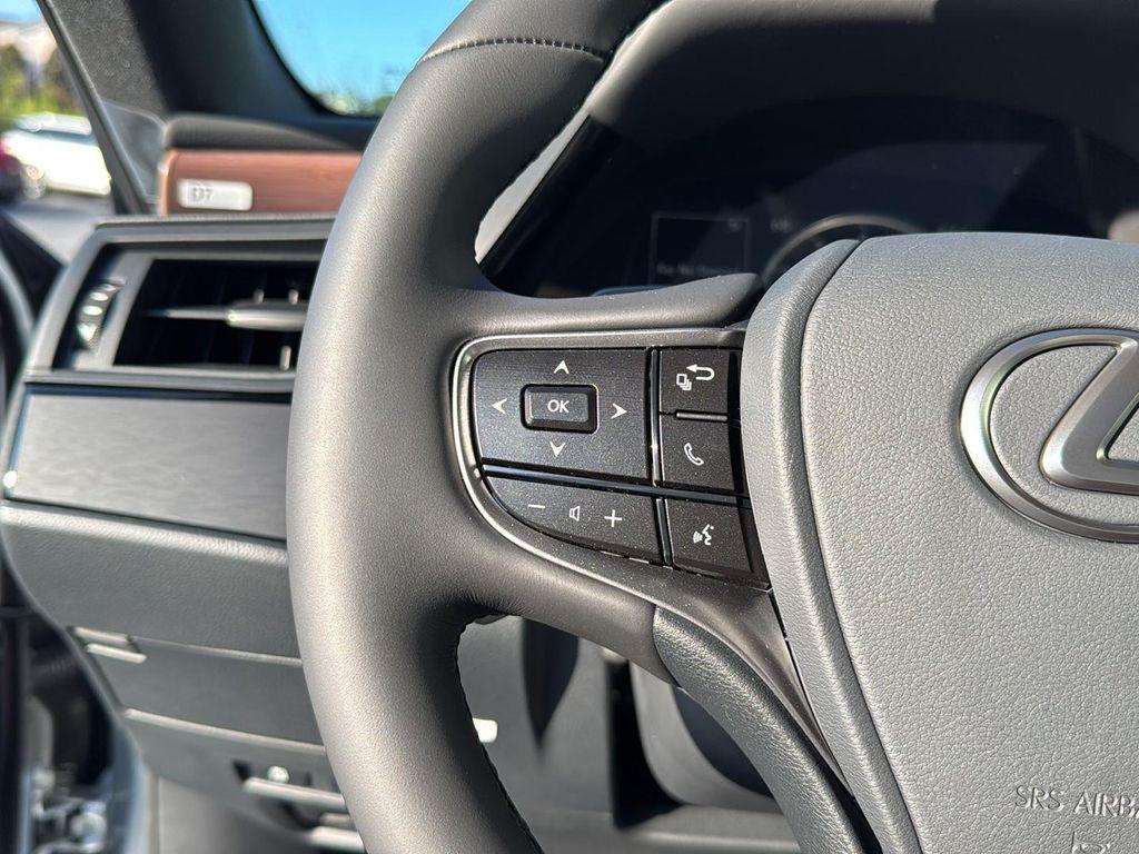 new 2025 Lexus ES 350 car, priced at $49,940