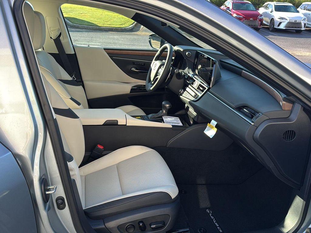 new 2025 Lexus ES 350 car, priced at $49,940