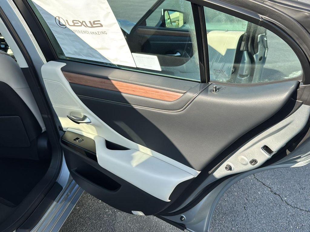 new 2025 Lexus ES 350 car, priced at $49,940