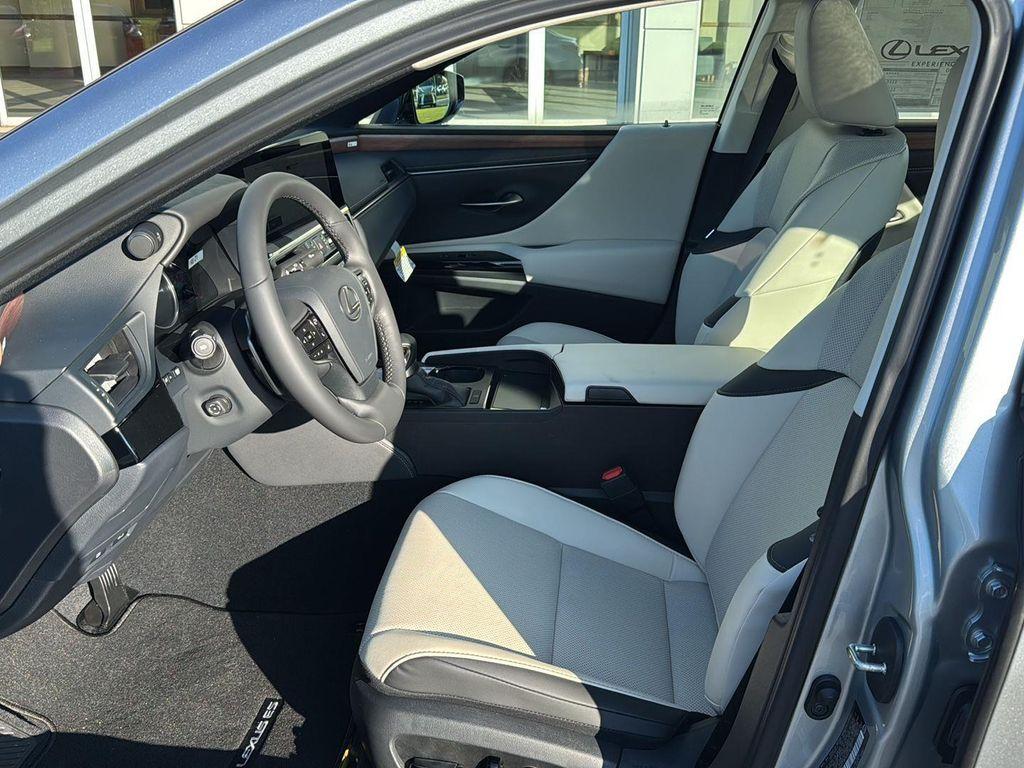 new 2025 Lexus ES 350 car, priced at $49,940