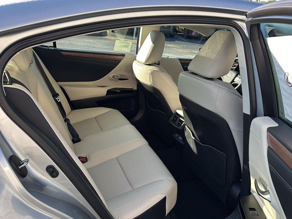 new 2025 Lexus ES 350 car, priced at $49,940