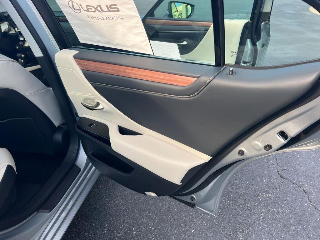 new 2025 Lexus ES 300h car, priced at $52,094