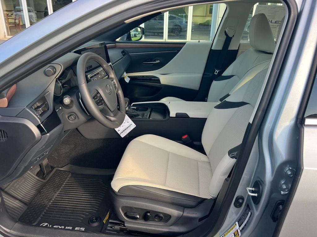 new 2025 Lexus ES 300h car, priced at $52,094