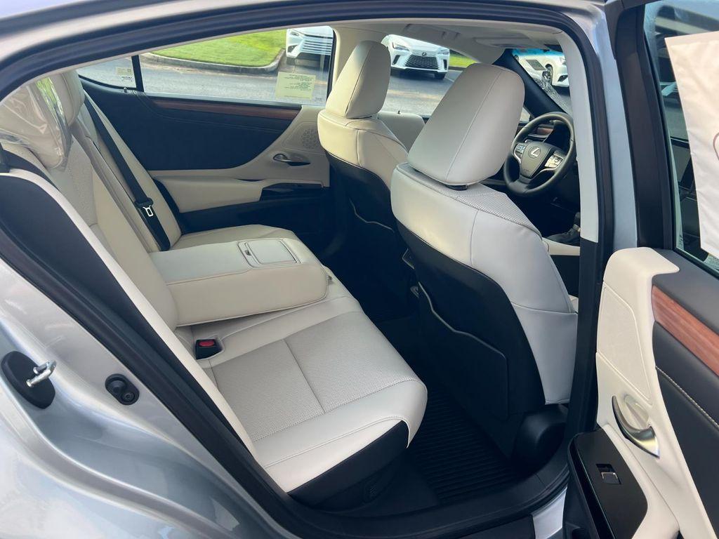 new 2025 Lexus ES 300h car, priced at $52,094