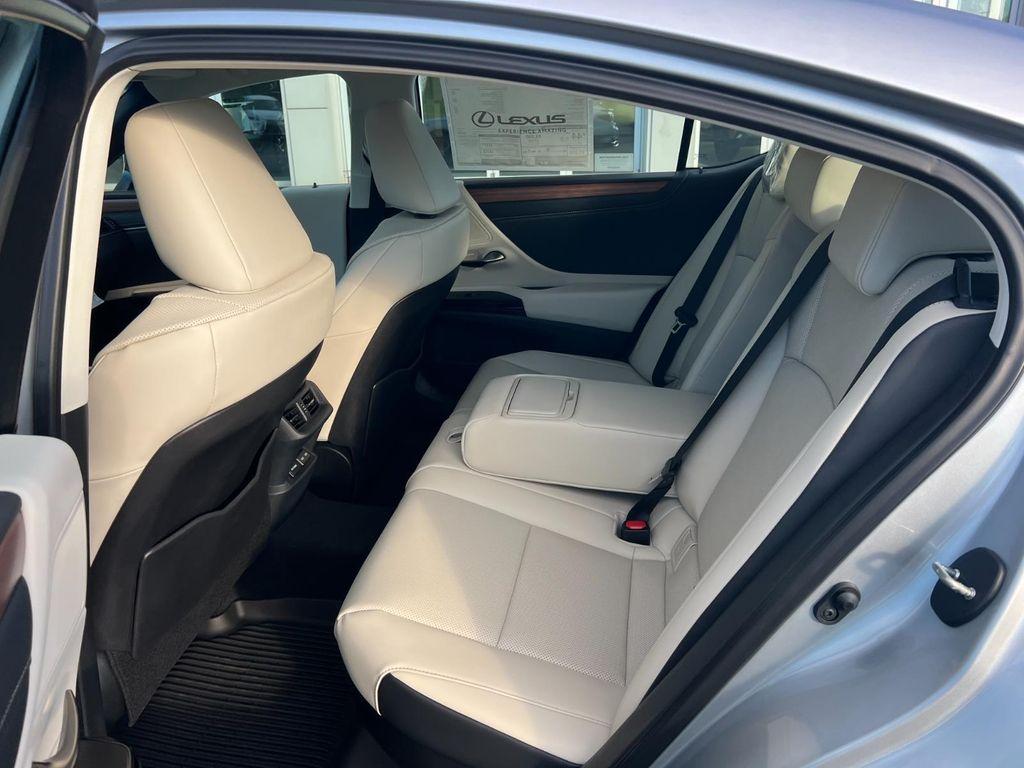 new 2025 Lexus ES 300h car, priced at $52,094