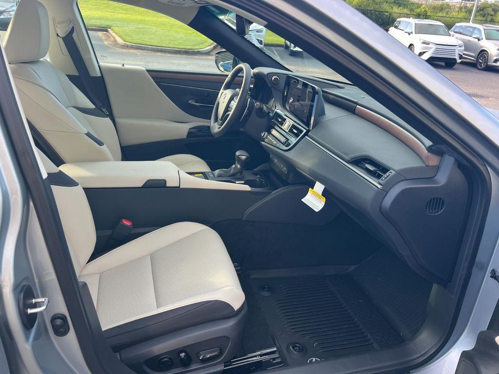 new 2025 Lexus ES 300h car, priced at $52,094