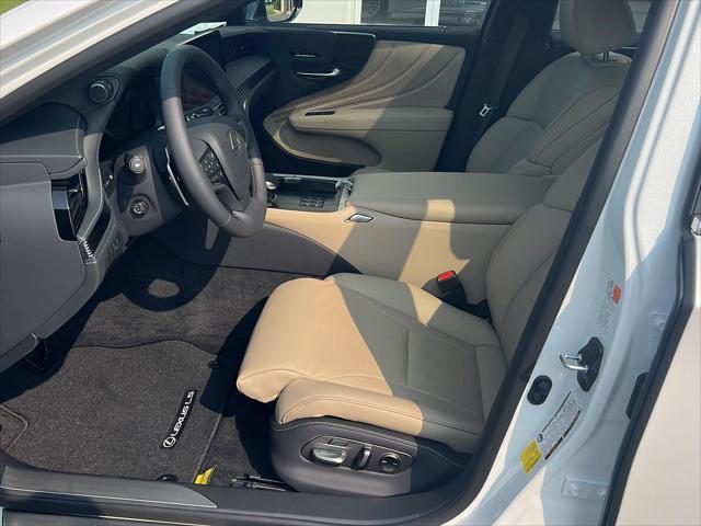 new 2025 Lexus LS 500 car, priced at $81,118
