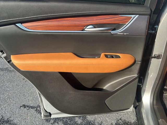 used 2024 Cadillac XT5 car, priced at $41,500