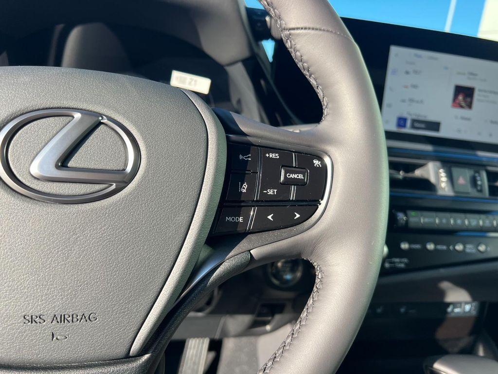 new 2025 Lexus ES 350 car, priced at $48,665