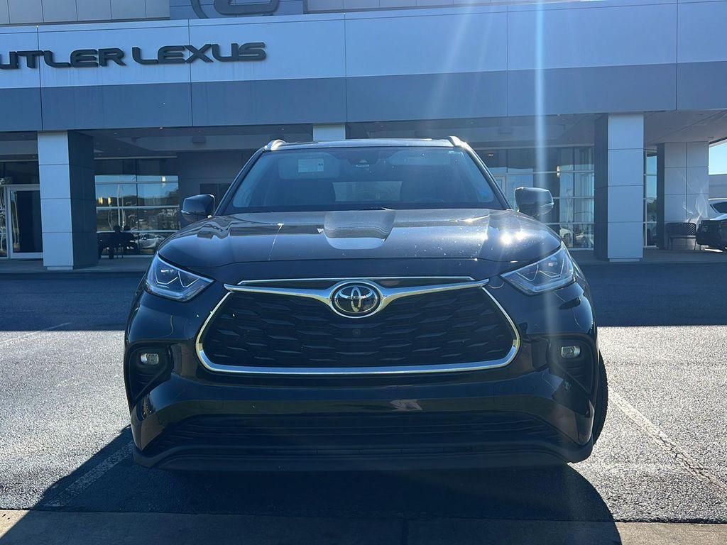 used 2020 Toyota Highlander car, priced at $32,500