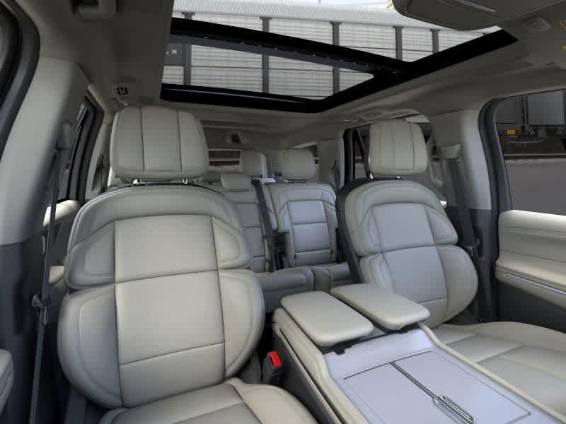 new 2025 Lincoln Navigator car, priced at $102,940