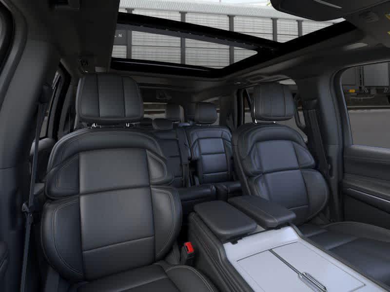 new 2025 Lincoln Navigator car, priced at $107,490