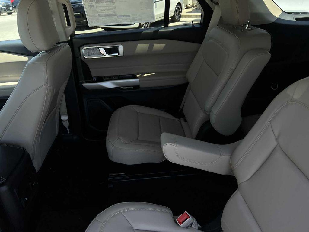new 2024 Ford Explorer car, priced at $48,915