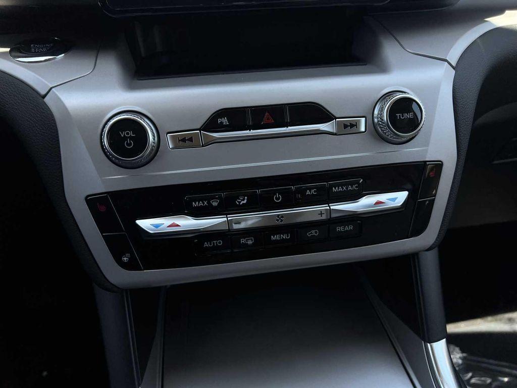 new 2024 Ford Explorer car, priced at $48,915