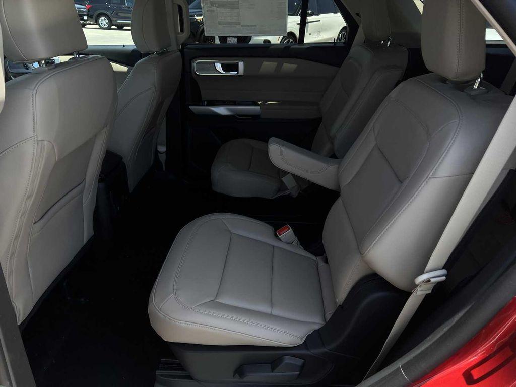 new 2024 Ford Explorer car, priced at $48,915