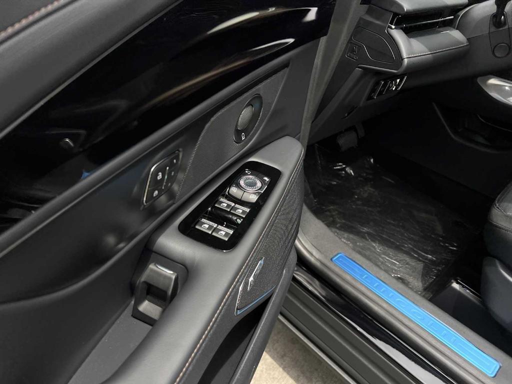 new 2025 Lincoln Nautilus car, priced at $66,705