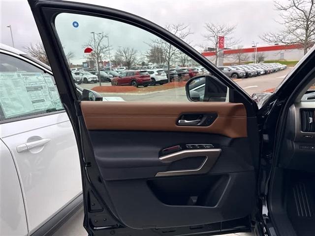 new 2025 Nissan Pathfinder car, priced at $45,215