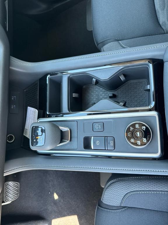 new 2025 Nissan Pathfinder car, priced at $41,586