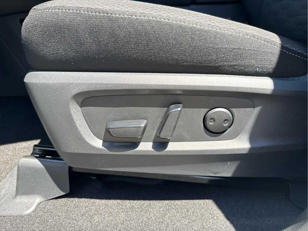 new 2025 Nissan Pathfinder car, priced at $41,586