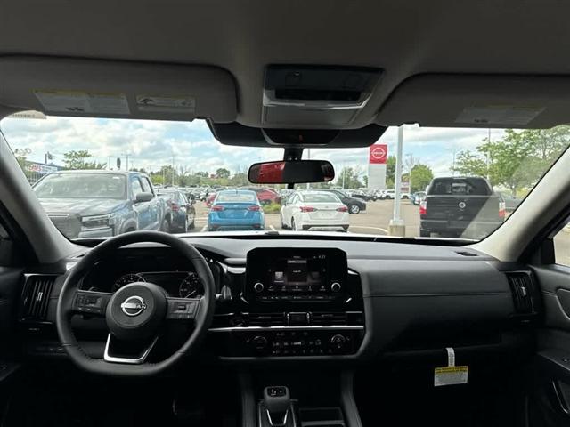 new 2025 Nissan Pathfinder car, priced at $42,014