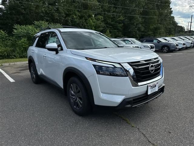 new 2025 Nissan Pathfinder car, priced at $42,014