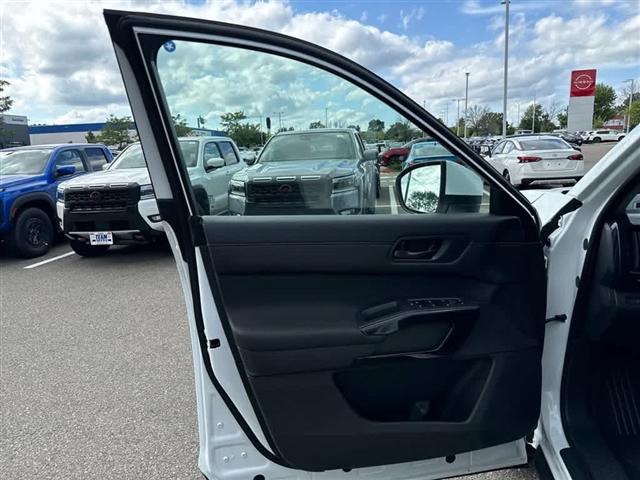 new 2025 Nissan Pathfinder car, priced at $42,014