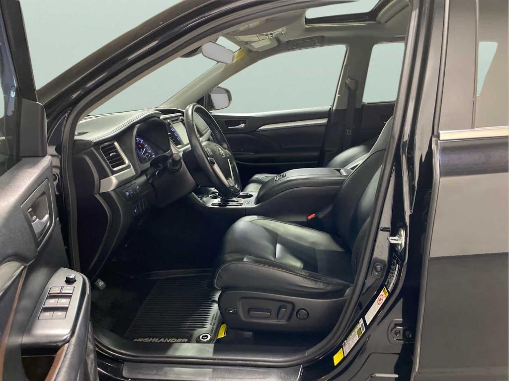 used 2017 Toyota Highlander car, priced at $21,452