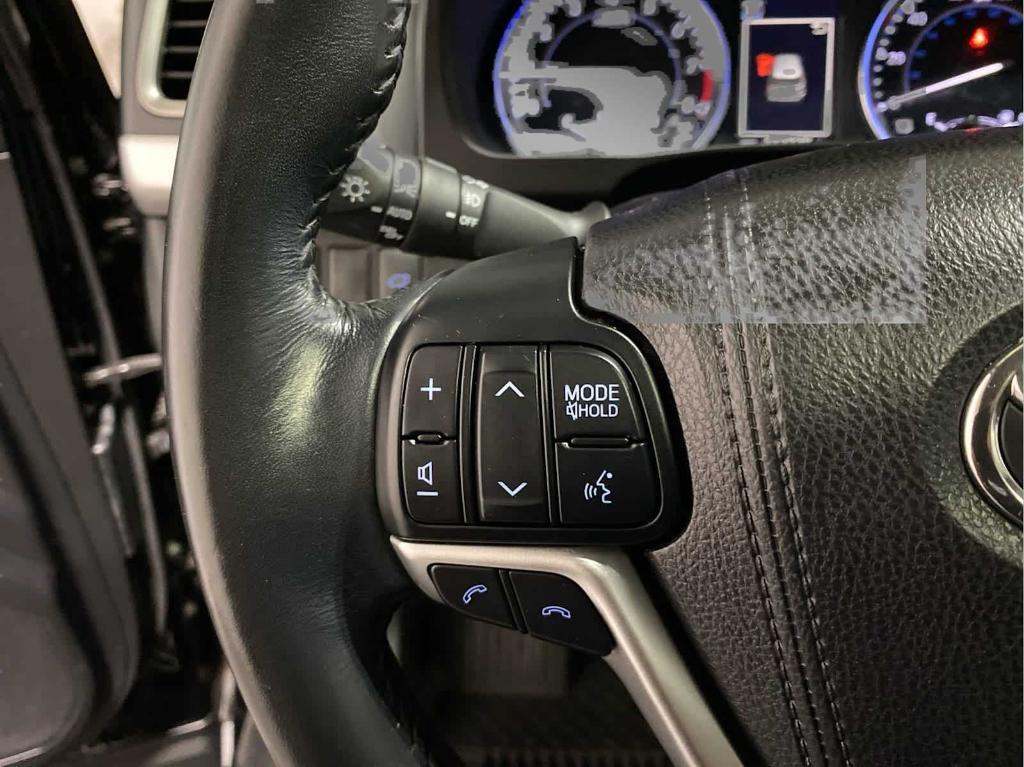used 2017 Toyota Highlander car, priced at $21,452