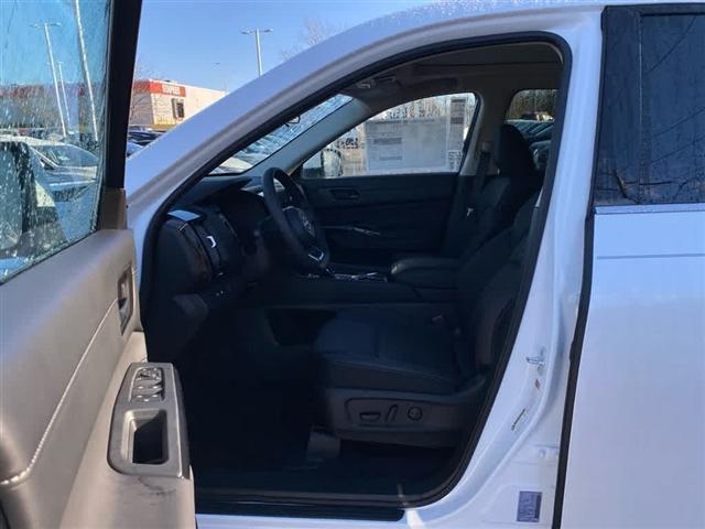 new 2025 Nissan Pathfinder car, priced at $38,547
