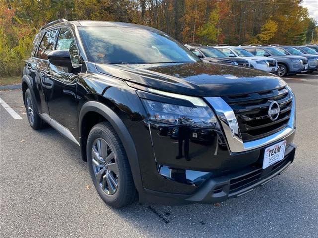 new 2025 Nissan Pathfinder car, priced at $37,678