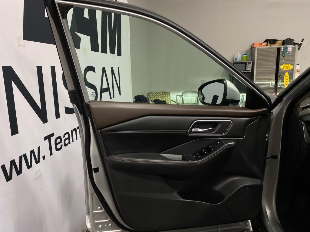 used 2021 Nissan Rogue car, priced at $23,605