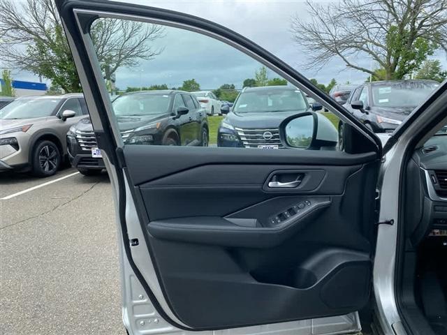 new 2025 Nissan Rogue car