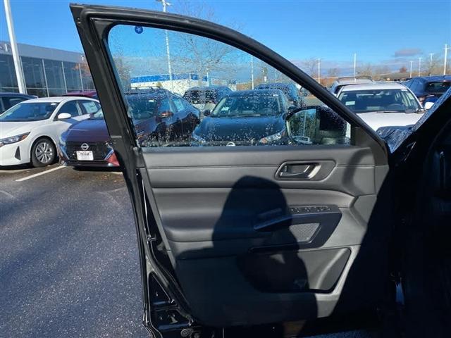 new 2025 Nissan Pathfinder car, priced at $38,129