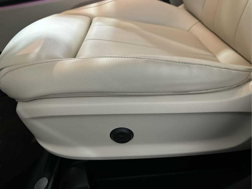 used 2021 Mercedes-Benz GLA 250 car, priced at $28,329