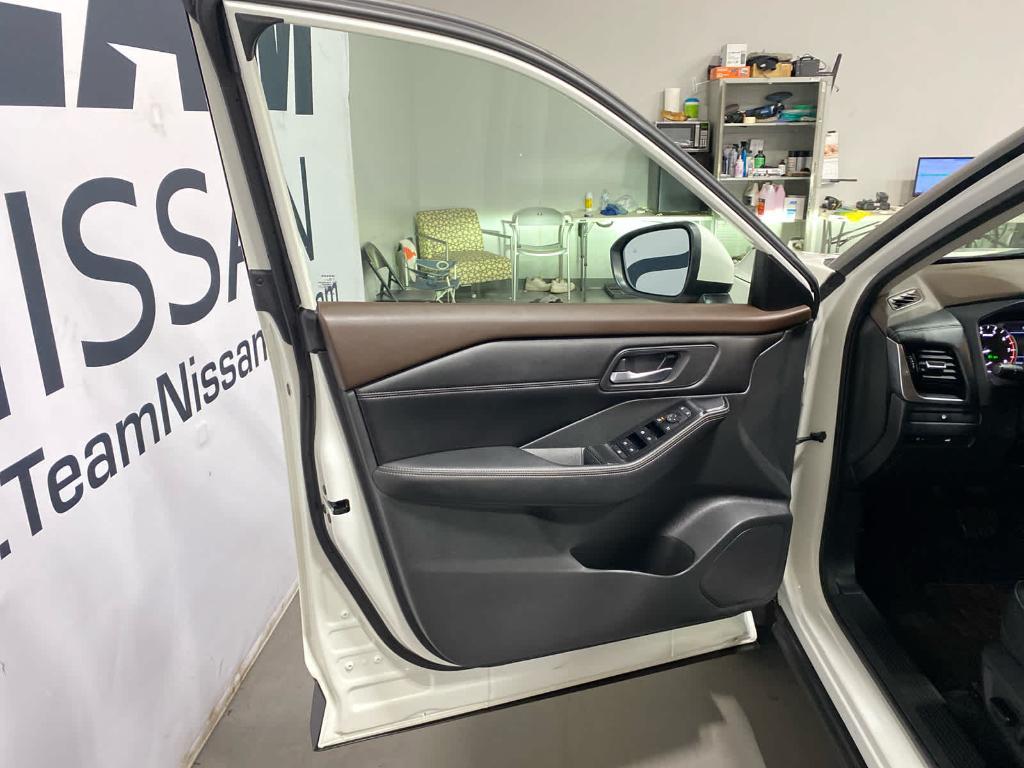 used 2022 Nissan Rogue car, priced at $27,364