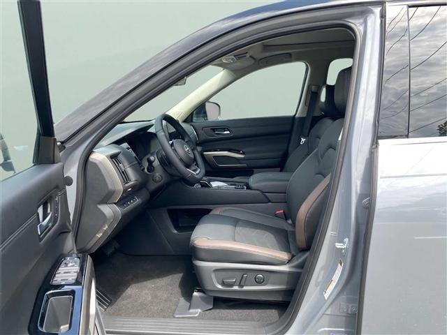 new 2025 Nissan Pathfinder car, priced at $51,761
