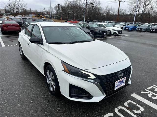 new 2025 Nissan Altima car, priced at $27,500