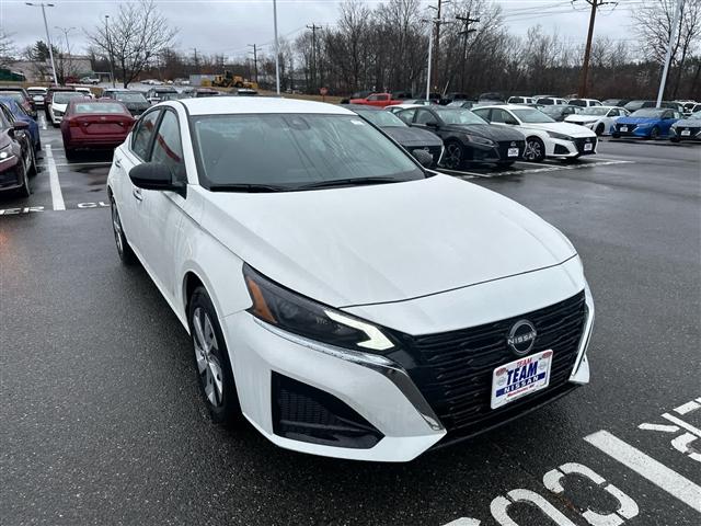 new 2025 Nissan Altima car, priced at $27,500