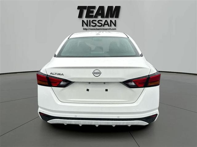 new 2025 Nissan Altima car, priced at $27,500