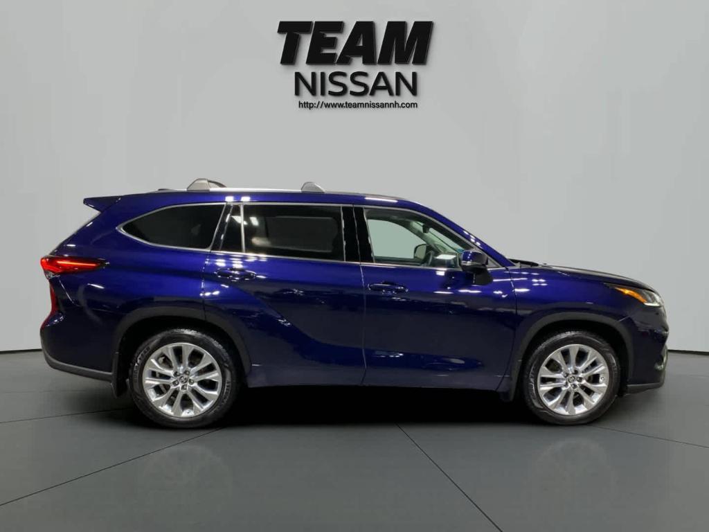 used 2023 Toyota Highlander car, priced at $37,694