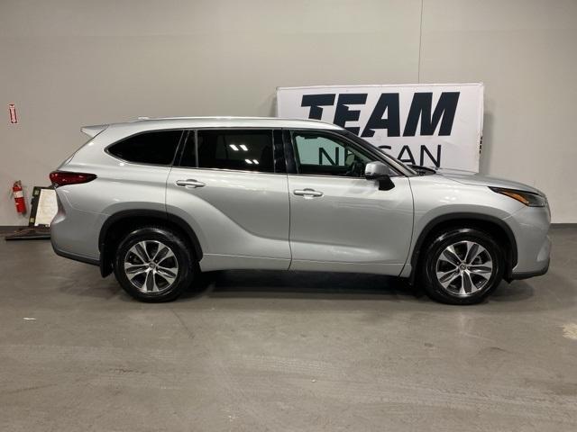 used 2021 Toyota Highlander car, priced at $29,674