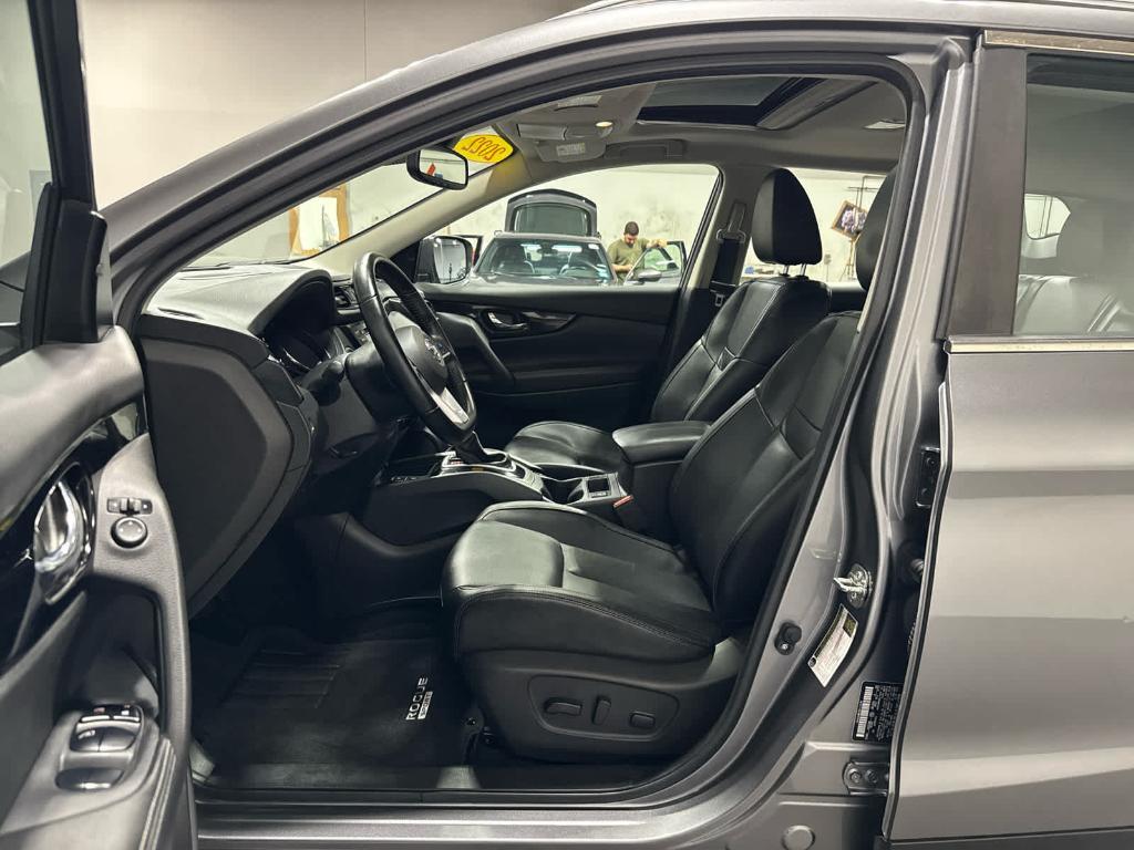 used 2022 Nissan Rogue Sport car, priced at $26,326