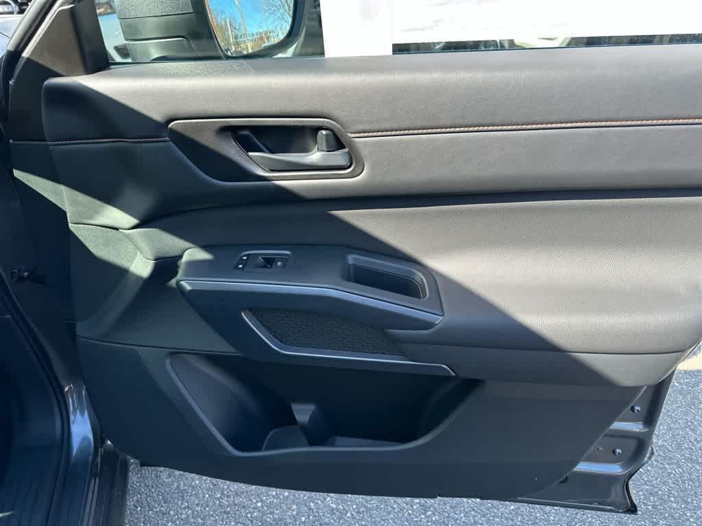 new 2025 Nissan Pathfinder car, priced at $45,260