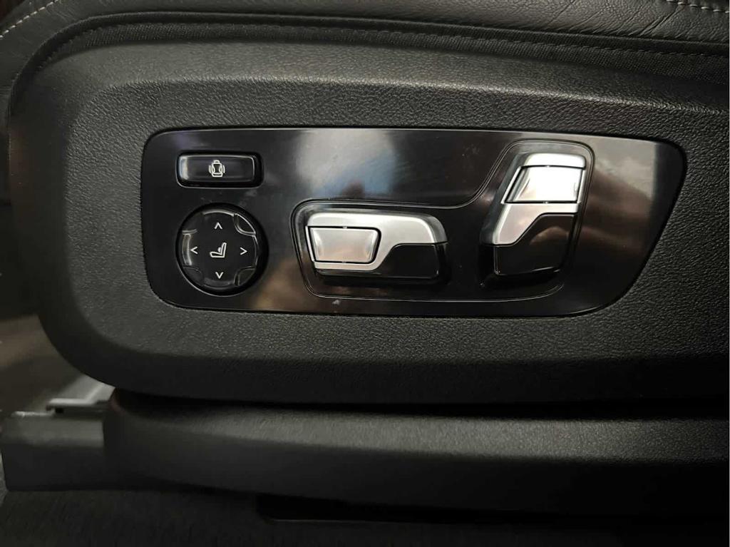 used 2024 BMW X7 car, priced at $65,039